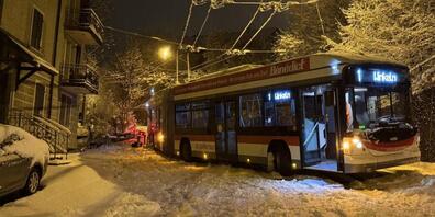 In St. Gallen war für einen Stadtbus nach einem Ausweichmanöver eine Weiterfahrt erst nach einem Einsatz der Berufsfeuerwehr wieder möglich.