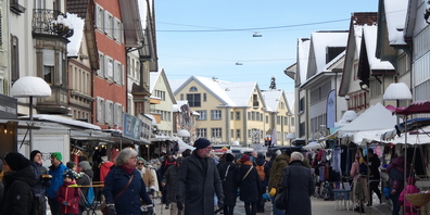 Der traditionelle Gossauer Chläusler zieht jedes Jahr Tausende Besucherinnen und Besucher an.