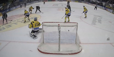 Victor Backmann (links) bei seinem Treffer zur Führung.