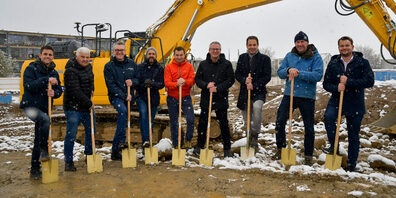 Spatenstich für die Überbauung Mühlegut: Vertreter der Ortsgemeinde Goldach und der St.Galler Pensionskasse vor Ort.