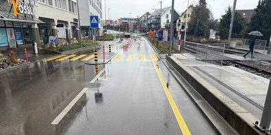 Der Fahrzeuglenker, der in einen 14-jährigen Jungen gefahren ist, entfernte sich von der Unfallstelle, ohne sich um den Verletzten zu kümmern. Die Polizei sucht Zeugen.