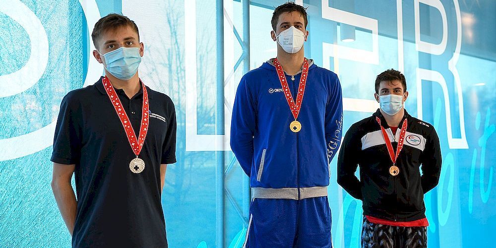 Marius Toscan (links) holte für den Schwimmverein St. Gallen-Wittenbach die Silbermedaille.