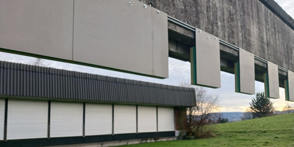 Verschleissplatten und Granulat im Kugelfang der Schiessanlage Talmatt müssen erneuert werden.