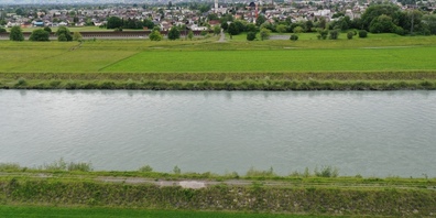 Hier soll die Brücke über den Rhein führen.