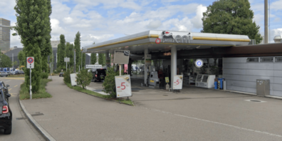 Ein Unbekannter überfiel am Dienstagabend die legendäre Tankstelle bei der Offenen Rennbahn in Oerlikon.