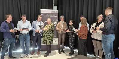 Pascal Zäch (Geschäftsführer Kinotheater Madlen), Christian Häle (Sonnenbau), Jérome Weber (Mobiliar), Denise Zellweger (Geschäftsführerin Kinotheater Madlen), Sandra Brülisauer (Gravag), Silvia Nunez (Leica), Fabian Sonderegger (Sonnenbau), Jasmin Inauen (Mobiliar), Sabina Saggioro (Präsidentin Verein St.Galler Rheintal), Cédric Stäheli (Gemeinde Au)