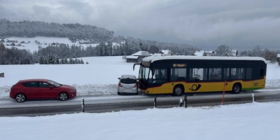 Der Sachschaden an den drei involvierten Fahrzeugen beträgt rund 30'000 Franken.