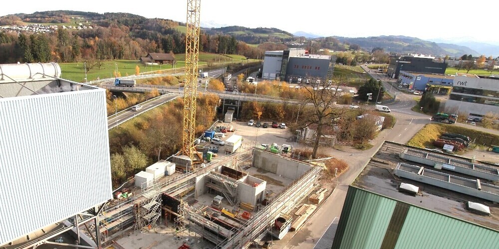 Energiegebäude für neue Turbine und Wärmezentrale für Wärmenetze.