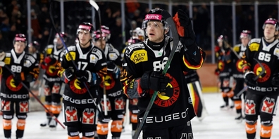 Die Berner jubeln über drei wichtige Punkte, die ZSC Lions sind bereits in der Garderobe.