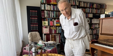 Ludwig A. Minelli wenige Wochen vor seinem Freitod in seinem Haus in Scheuren, Maur.