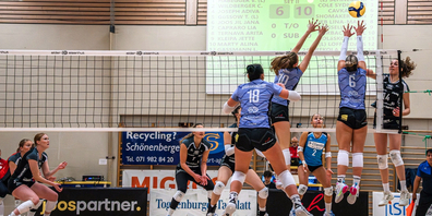 Volley Toggenburg stemmt sich mit vollem Einsatz gegen das Top-Team aus Schaffhausen. 