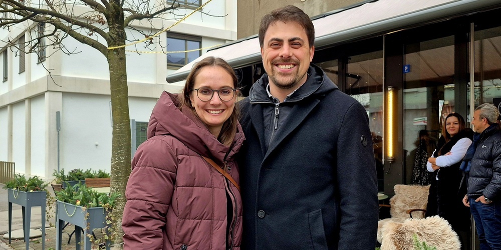 Der zukünftige Gemeindepräsident Armin Hanselmann mit seiner Partnerin Priska Hannemann