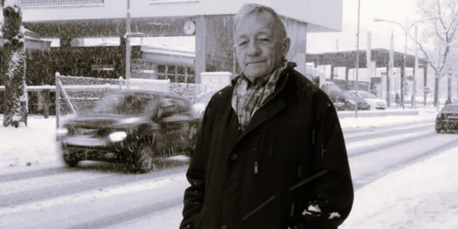 Rodolfo Keller: Im Winter 2019 vor dem verschneiten Bahnhof Effretikon.