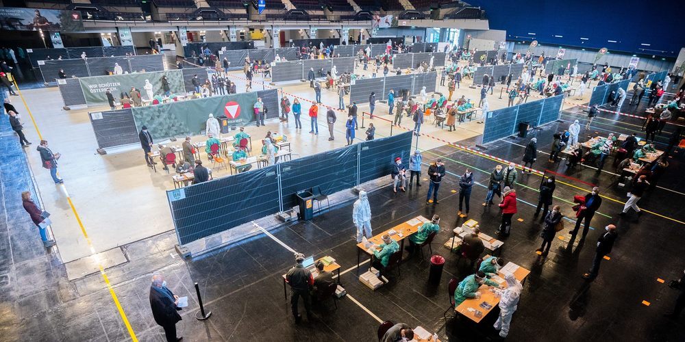 In grossen «Teststrassen» können sich die Menschen in Österreich schon seit Monaten auf eine Infektion mit Corona testen lassen