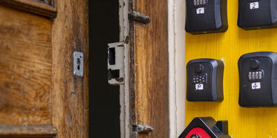 In der Stadt Zürich werden immer mehr Wohnungen in Business Apartments umgewandelt. Im Bild die Schlüsselboxen solcher Apartments. (Symbolbild)