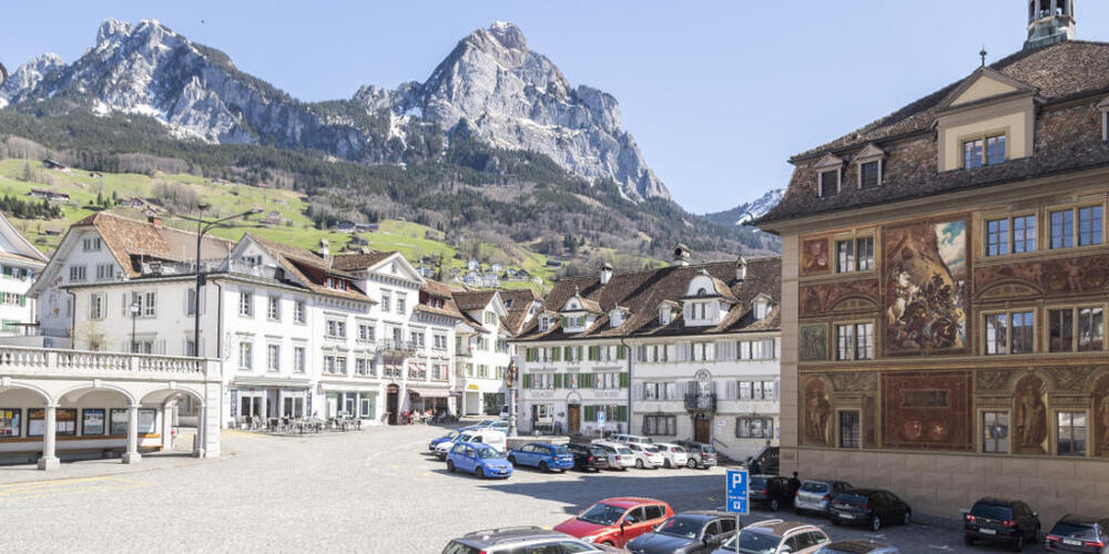 Die Bevölkerung von Schwyz darf ihre Wünsche zur künftigen Gestaltung des Zentrums anbringen. (Archivaufnahme)