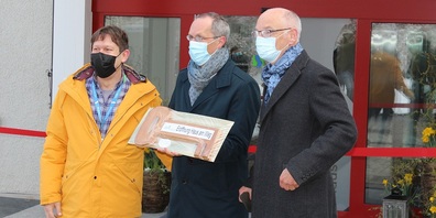 Feierliche Eröffnung (v.l.):  Christof Gisler (Geschäftsführer Murg-Stiftung), David Bosshard (CEO Clienia-Gruppe) und Hans Schwyn (Präsident des Stiftungsrates der Murg-Stiftung).
