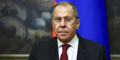 HANDOUT - Der russische Außenminister Sergej Lawrow nimmt an einer Unterzeichnungszeremonie teil. Foto: -/Russian Foreign Ministry Press Service/AP/dpa