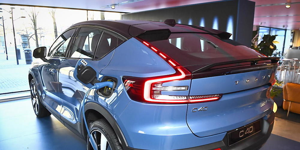 Elektroautos werden für Autokonzerne wie Volvo zunehmend profitabler - im Bild der Volvo C40 Recharge. (Archiv)