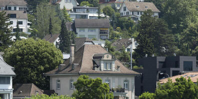 Der Kanton Zürich führt eine Härtefallklausel beim Eigenmietwert ein. So soll verhindert werden, dass Besitzer ihre Häuser verkaufen müssen. (Archivbild)