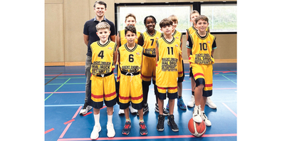 Hinten (v.l.): Coach Jasko Lonic, David Markovic, Ernesto Diamoneka, Aleksej Lazic, Alek Maneski; Vorne: Lejs Lonic, Navin Pletscher, Milan Vukasinovic, Alex Obrecht.