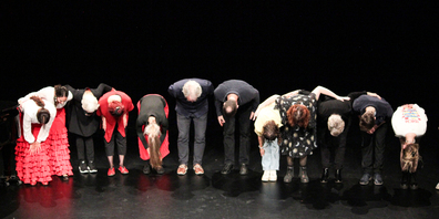 Zum Abschluss der «Nacht der Kurzauftritte» betraten alle Künstlerinnen und Künstler erneut die Bühne der Bachturnhalle.