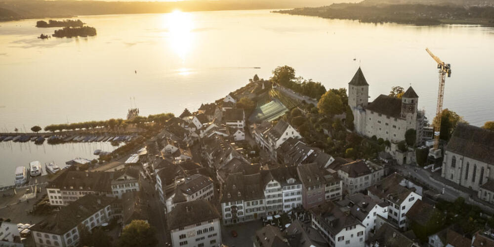 Der Stadtrat von Rapperswil-Jona will die Steuern erhöhen. Ähnliche Anträge gibt es auch in Wil oder Gossau. (Archivbild)