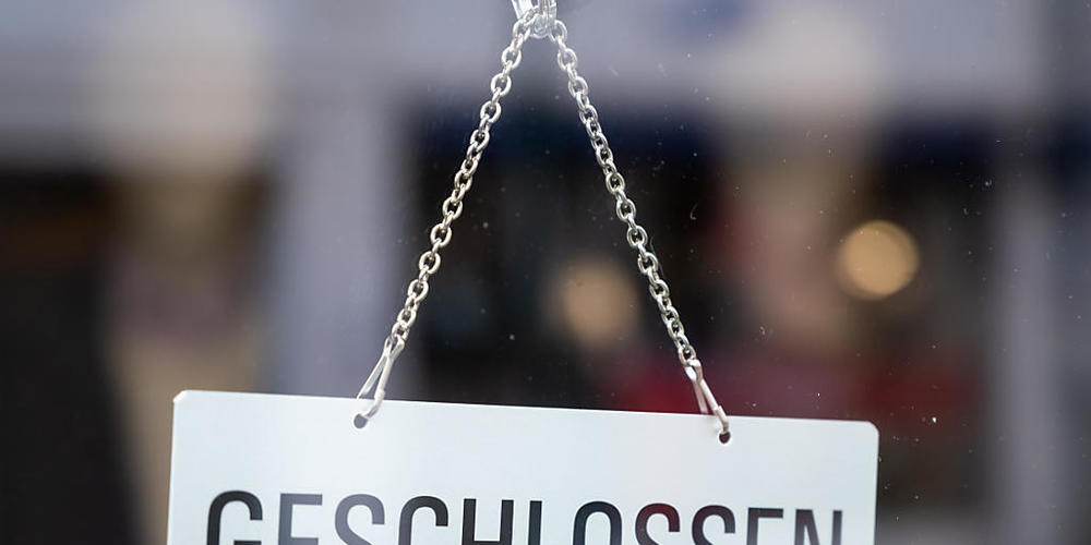 ARCHIV - Im Kampf gegen die Corona-Pandemie ist die deutsche Regierung für ein erneutes deutliches Herunterfahren des öffentlichen Lebens. Foto: Christophe Gateau/dpa