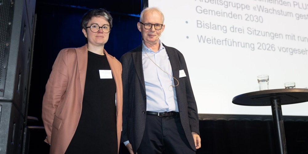 Andrea Schnell (Co-Leiterin Statistisches Amt) und Wilhelm Natrup (Projektdelegierter) stellten das Projekt "Wachstum 2050" vor. 