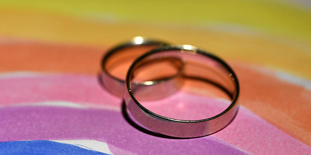 In der Schweiz sammelte ein überparteiliches Komitee Unterschriften gegen die geplante Öffnung der Ehe für gleichgeschlechtliche Paare. (Symbolbild)