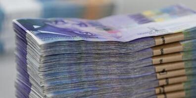 Im Aargauer Grossen Rat ist das Budget 2026 umstritten: Die bürgerlichen Parteien wollen die Steuern senken und sparen. Die Linksparteien stemmen sich gegen diese Pläne und fordern Investitionen. (Symbolbild)