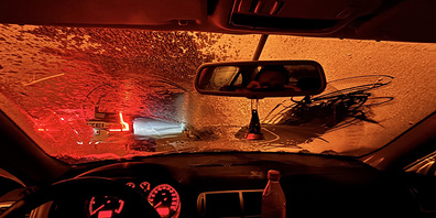 Wer seine Scheibe nicht richtig freikratzt, riskiert nicht nur einen Unfall, sondern auch eine Anzeige. 