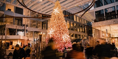 Der «Sparkling Tree» im Circle lässt den Flughafen Zürich im Advent glänzen.