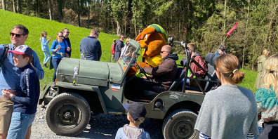 Am Ostersonntag besuchte Maskottchen Beni, der tags darauf seinen fünften Geburtstag feiern konnte, die Kinder.