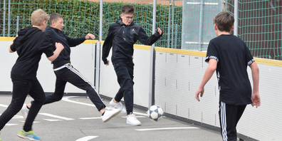 Street Soccer vereint Bewegung mit Sozialkompetenz.