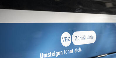 Das Bezirksgericht Zürich hat am Mittwoch einen Tramchauffeur nach einem tödlichen Unfall freigesprochen. (Symbolbild)