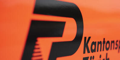 In Embrach sind am Mittwochnachmittag zwei Fussgänger von einem Auto erfasst und mittelschwer verletzt worden. (Archivbild)