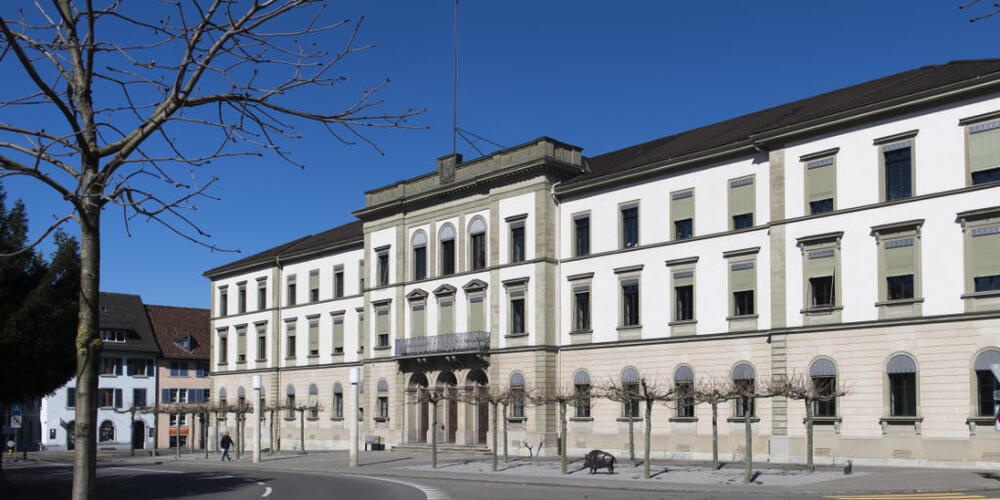 Die Thurgauer Regierung will mehr Menschen von den Krankenkassenprämien entlasten. (Archivbild)