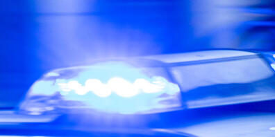 In St.Gallen verletzte sich ein Betrunkener schwer, als er eine Glasscheibe eintrat, um in seine Wohnung zu gelangen (Symbolbild)