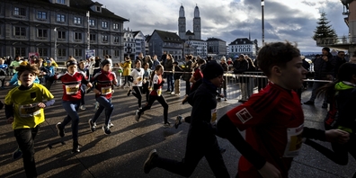 Der Silvesterlauf ist nicht nur für Topathleten ein Magnet: auch Tausende von Nachwuchs- und Breitensportlern laufen durch die Zürcher City.