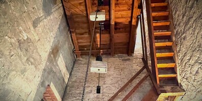 Blick ins Innere des Kirchturms der Kirche Haldenbüel – ein Ort, der sonst verborgen bleibt.