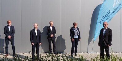 (v.l.n.r.): Daniel Gebert (neue gewählter Verwaltungsrat), Michael Kast (neue gewählter Verwaltungsrat), Bruno Baumgartner (ausscheidender Verwaltungsrat), Heidi Manser (ausscheidende Vizepräsidentin), Dr. Christof Steger (Verwaltungsratspräsident)