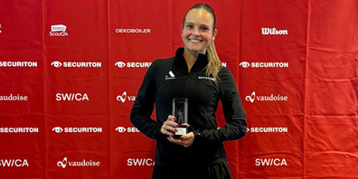 Die Hinterthurgauerin Alina Granwehr sichert sich in Biel den Schweizermeistertitel im Tennis.