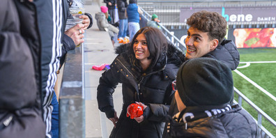 Tim Staubli und Gaja Di Gaetano bei der Spendensammlung anlässlich des Charity-Spiels.