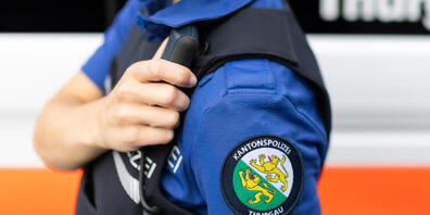 Die Kantonspolizei Thurgau rückte am Dienstag zu einem Arbeitsunfall in Salenstein aus. (Symbolbild)