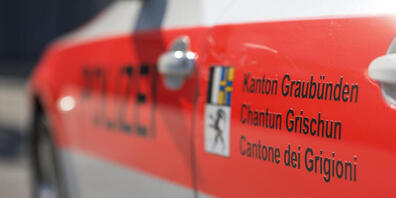 Die Kantonspolizei Graubünden musste am Dienstag wegen einer Bombendrohung gegen das Spital in Schiers ausrücken. (Archivbild)