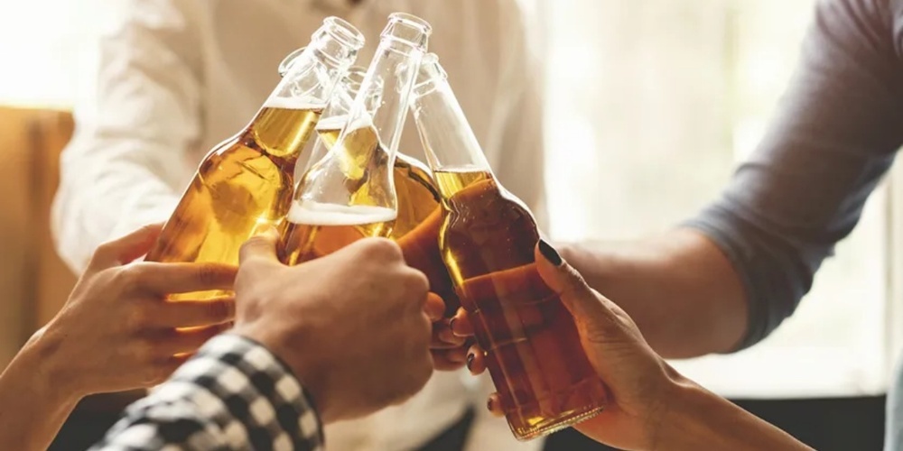 Im Strassenverkehr am besten komplett auf Alkohol verzichten, um Unfälle zu vermeiden.