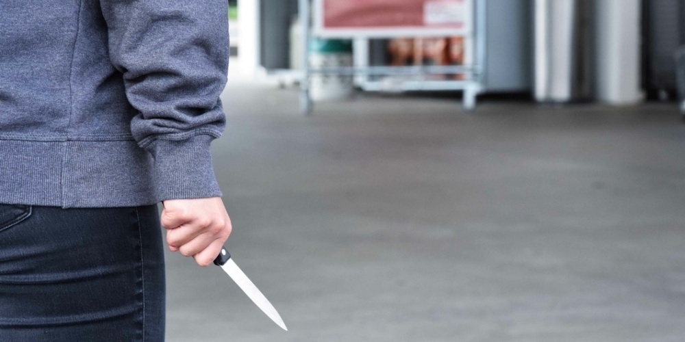 Bei einer Auseinandersetzung hatte ein Afghane ein Rüstmesser in der Hand – er sagt, dies habe er unbewusst gemacht. (Symbolbild)
