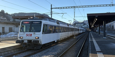 Das «March-Trämli» von Graffiti befreit und auf dem Weg zur Abschiedsfahrt nach Romanshorn. 