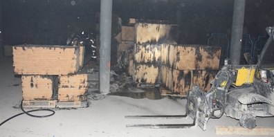 Der durch den Brand entstandene Sachschaden wird auf rund 2'000 Franken geschätzt.
